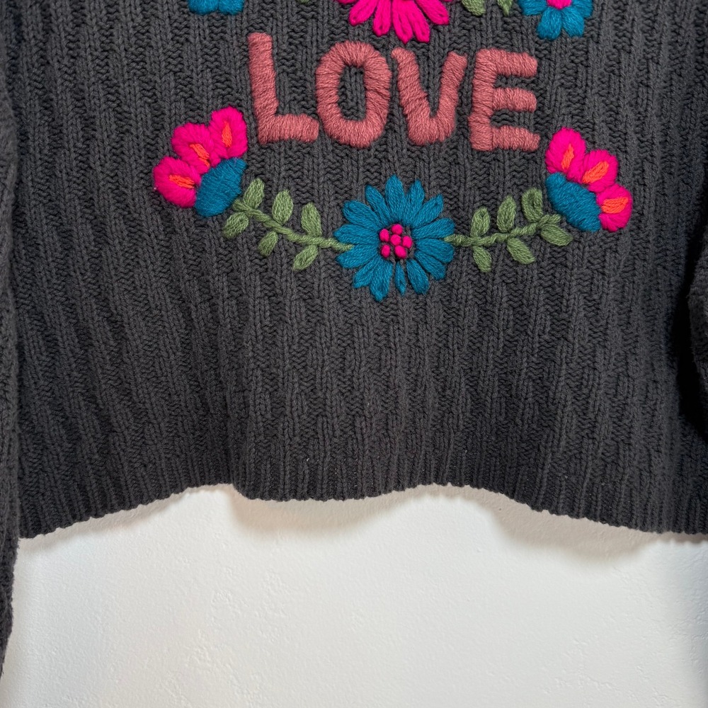 Natural Life Cropped Sweater Medium Floral Embroidered Love Boho Granola Girl - Picture 3 of 10